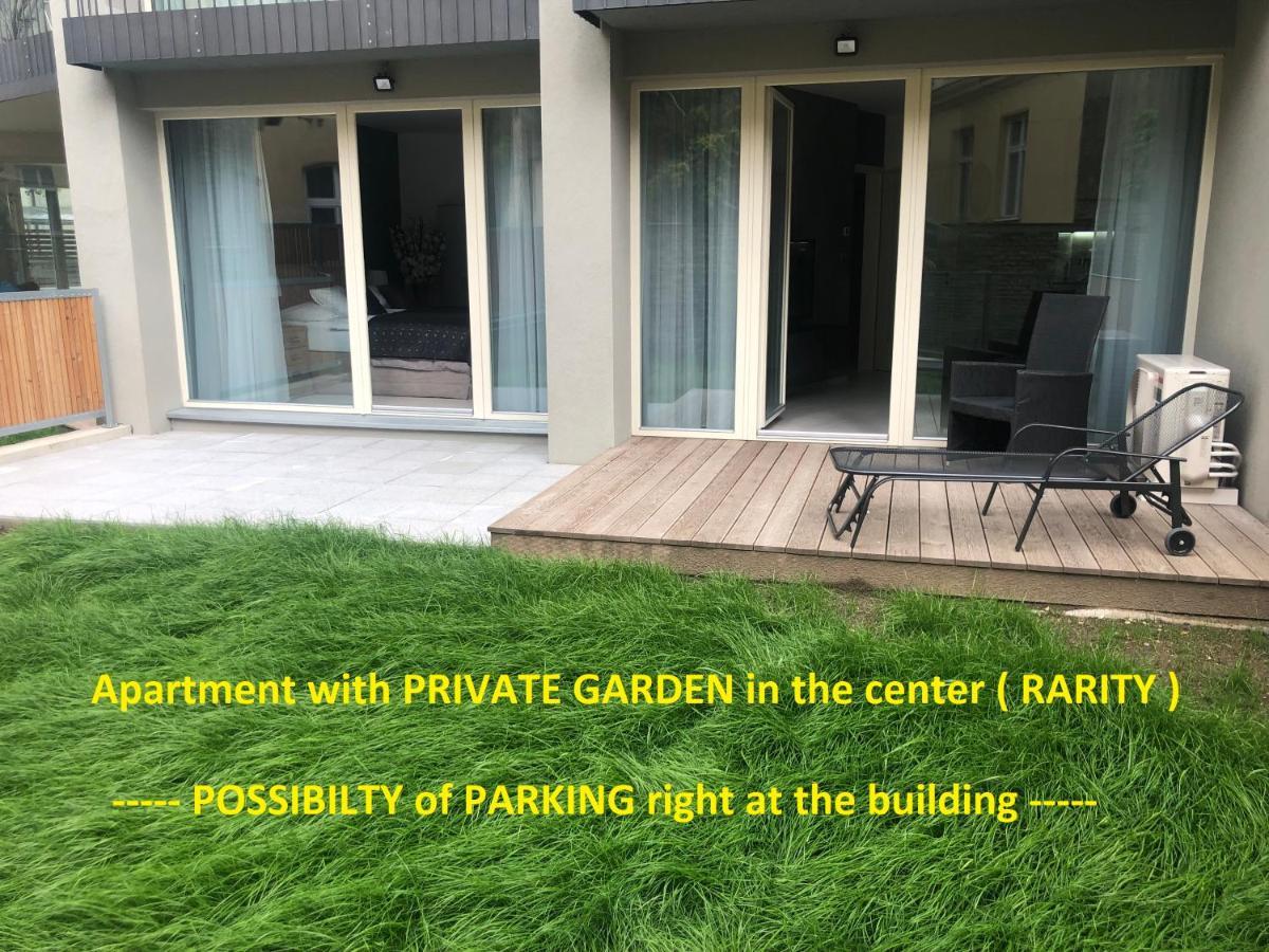 Luxury Apartment With Private Garden Prague Exterior photo